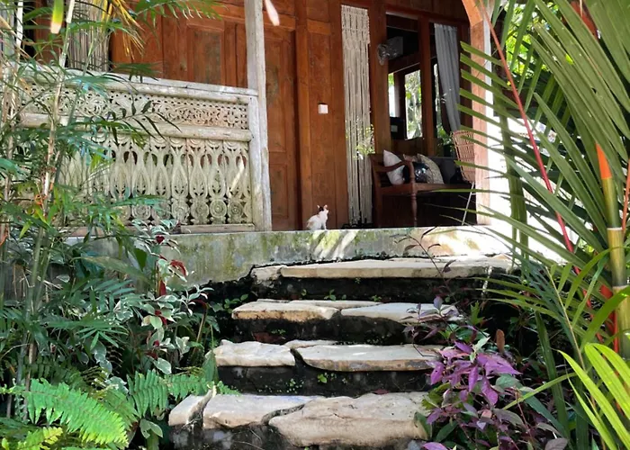 Umakayu Joglo - Boutique Lodge *