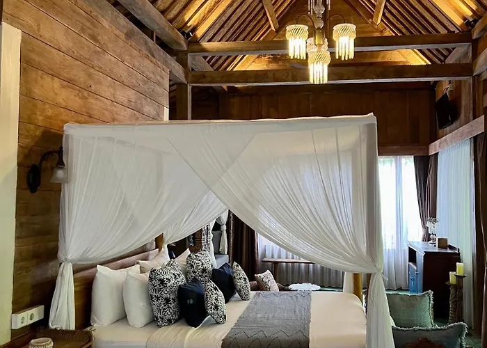 Umakayu Joglo - Boutique Canggu